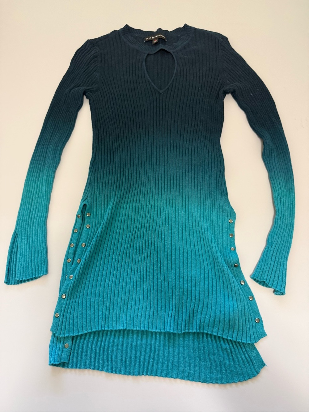 Rock & Republic Teal Ombre Ribbed Tunic with Keyhole. H10